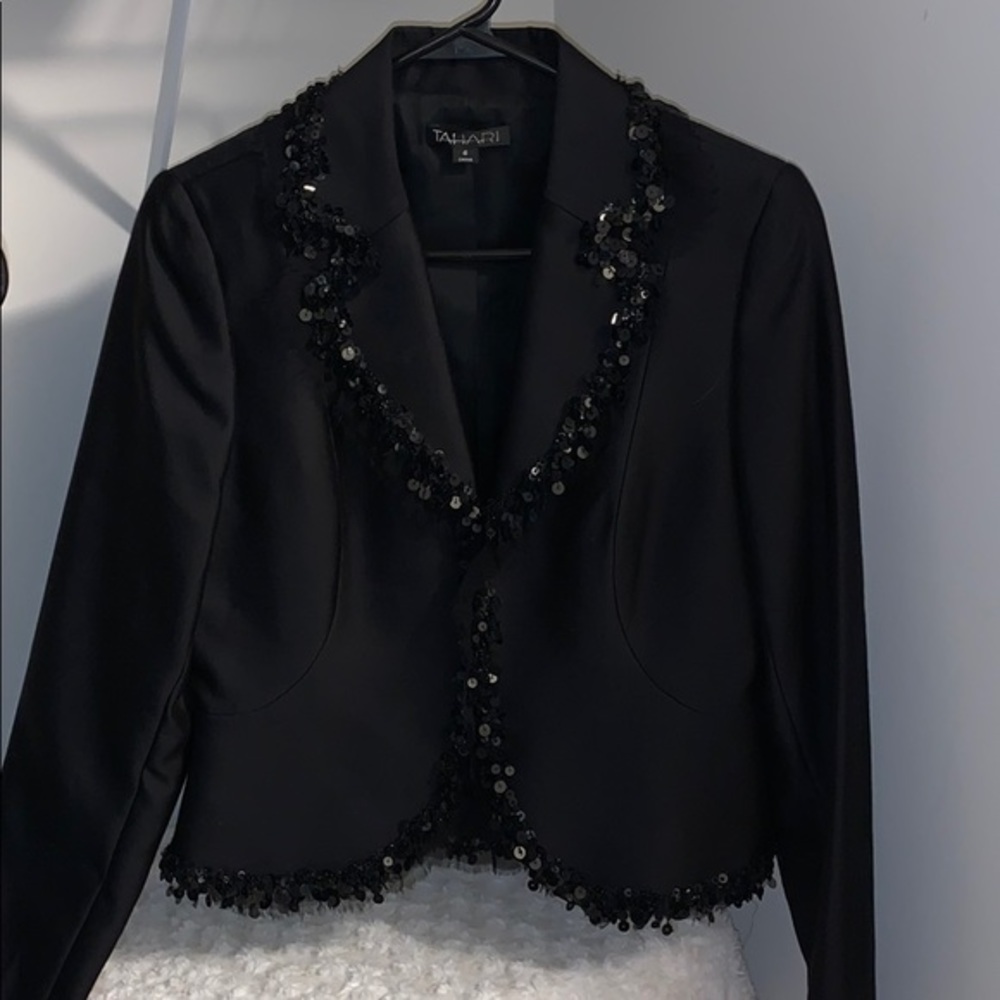 Women’s Tahari Blazer